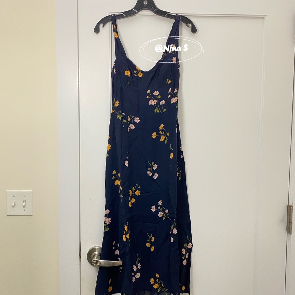 Reformation Fulton Dress in Princess Margaret - Picture 4 of 6